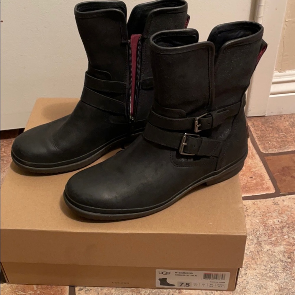 UGG Simmens boot in black